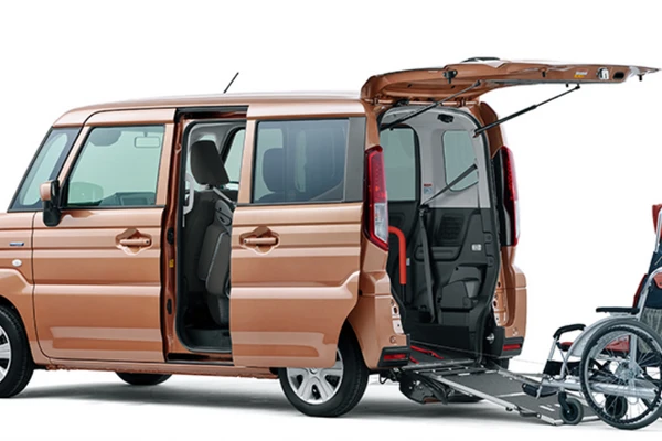 スズキ　スペーシア　ＨＹＢＲＩＤ　Ｘ　車いす移動車